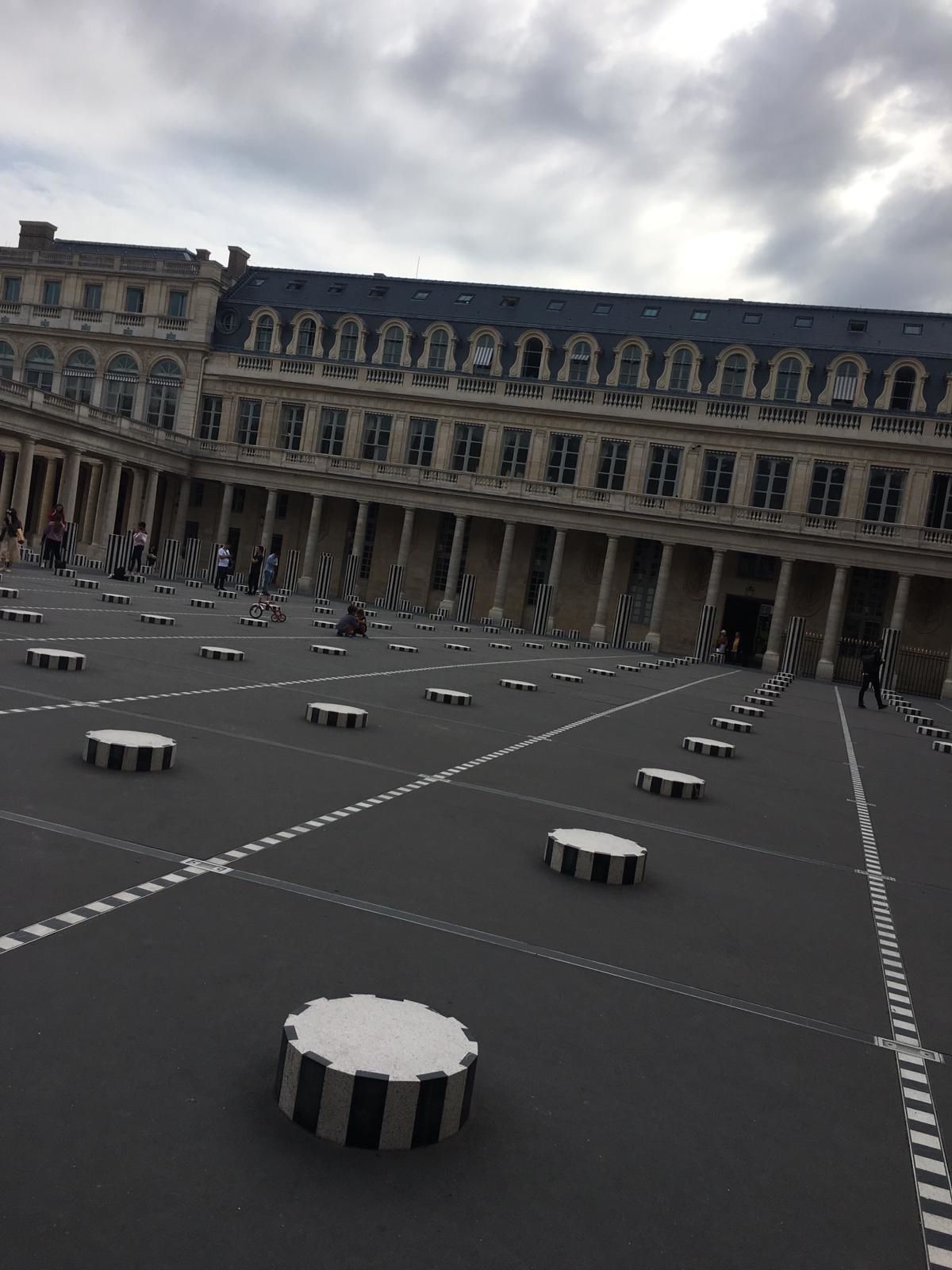  folle échappée,  mystères,  poésie, Thème, Paris, livres, roman