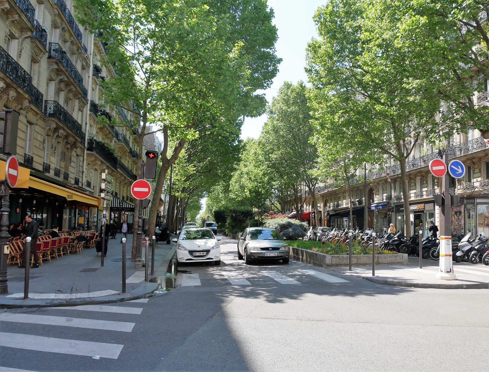 Avenue Trudaine. Montmartre. (1) Côté pair.