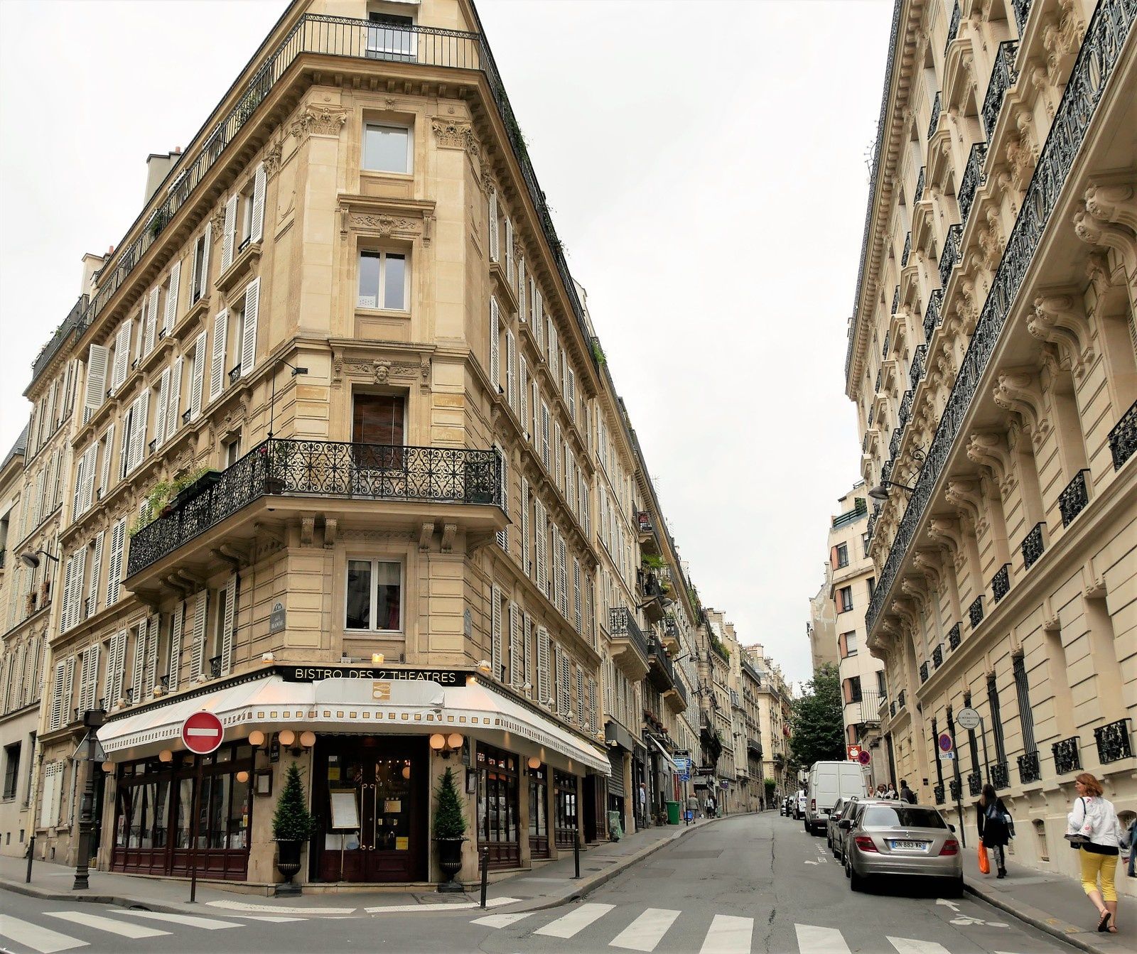 Rue Jean-Baptiste Pigalle. 1ère partie du 1 au 46. - Montmartre secret