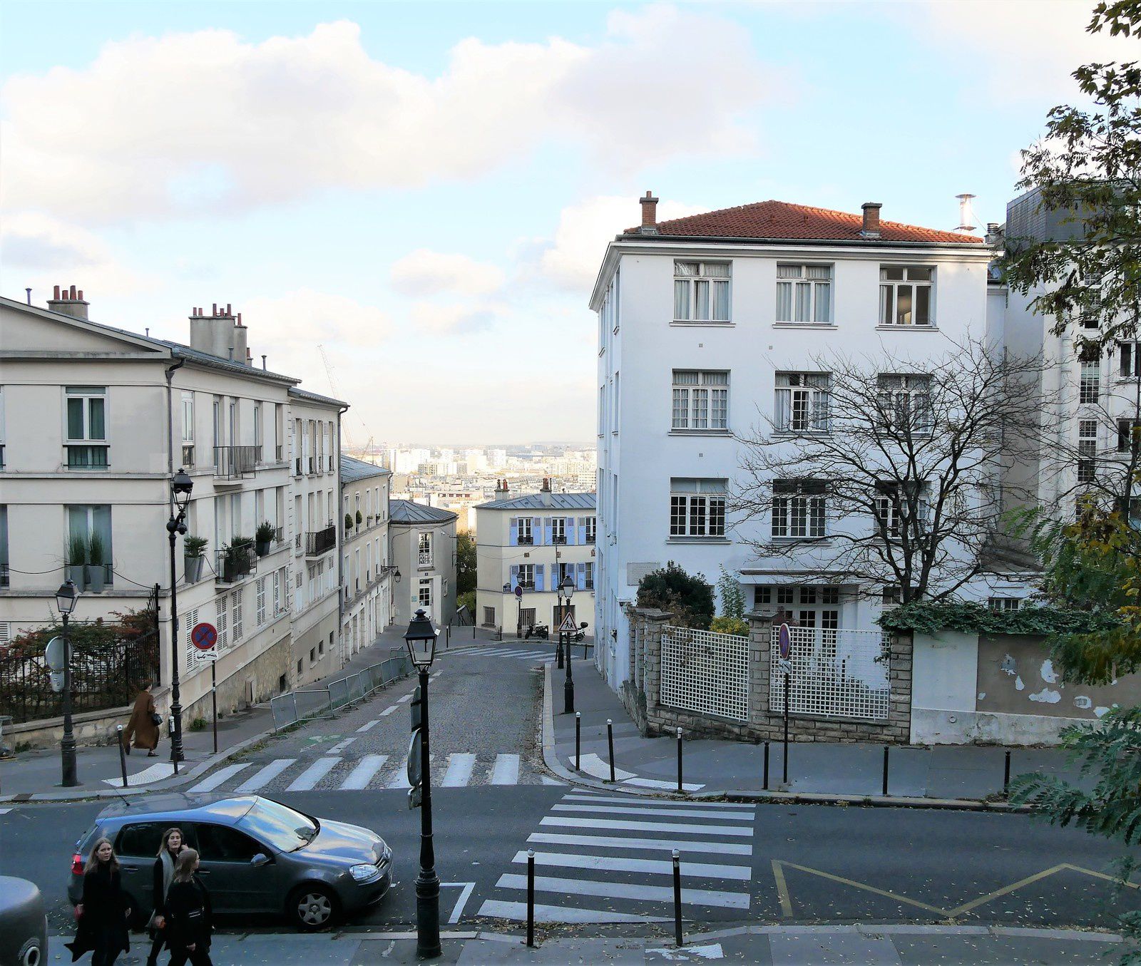 Le Rocher Suisse. Société du Vieux Montmartre. Rue Lamarck et rue Paul Albert.
