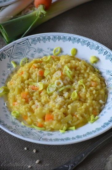 Risotto d'orge perlé au poireau et au safran