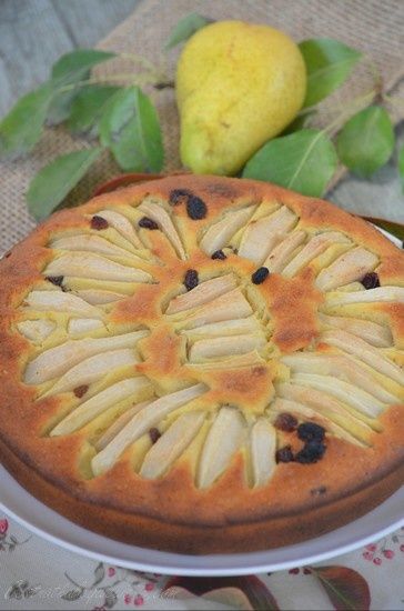 Gâteau poire, ricotta, raisins secs et cranberries, l'automne s'installe....
