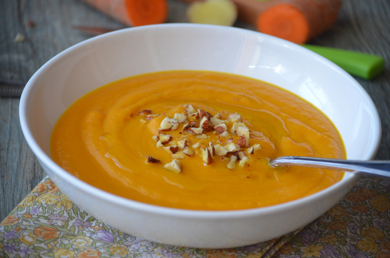 Soupe de carottes, patate douce et gingembre au lait de coco