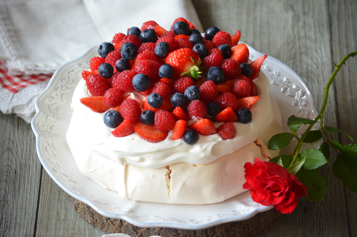 Pavlova aux fruits rouges