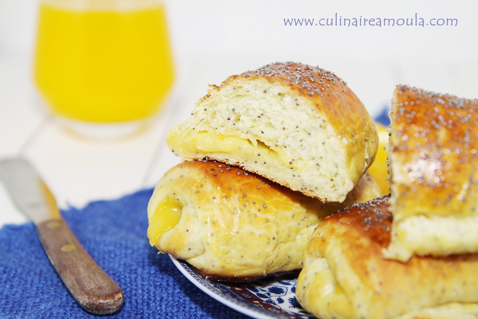 Brioche au pavot fourrée à la crème d'orange