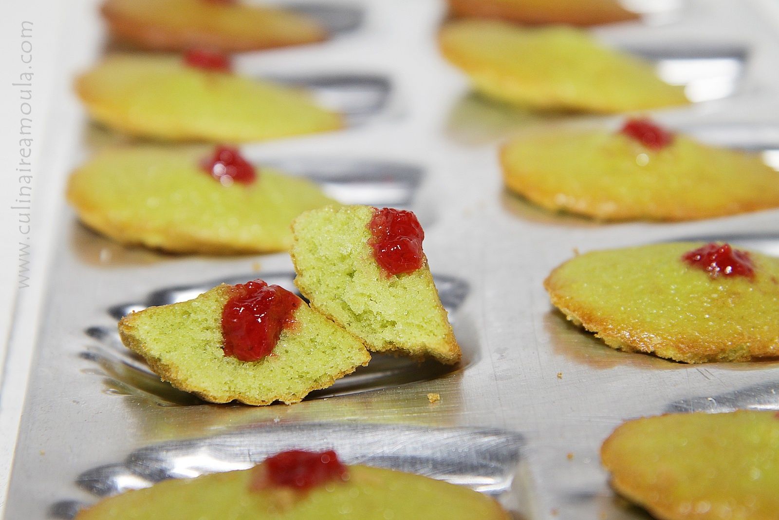 Madeleines à la pistache 