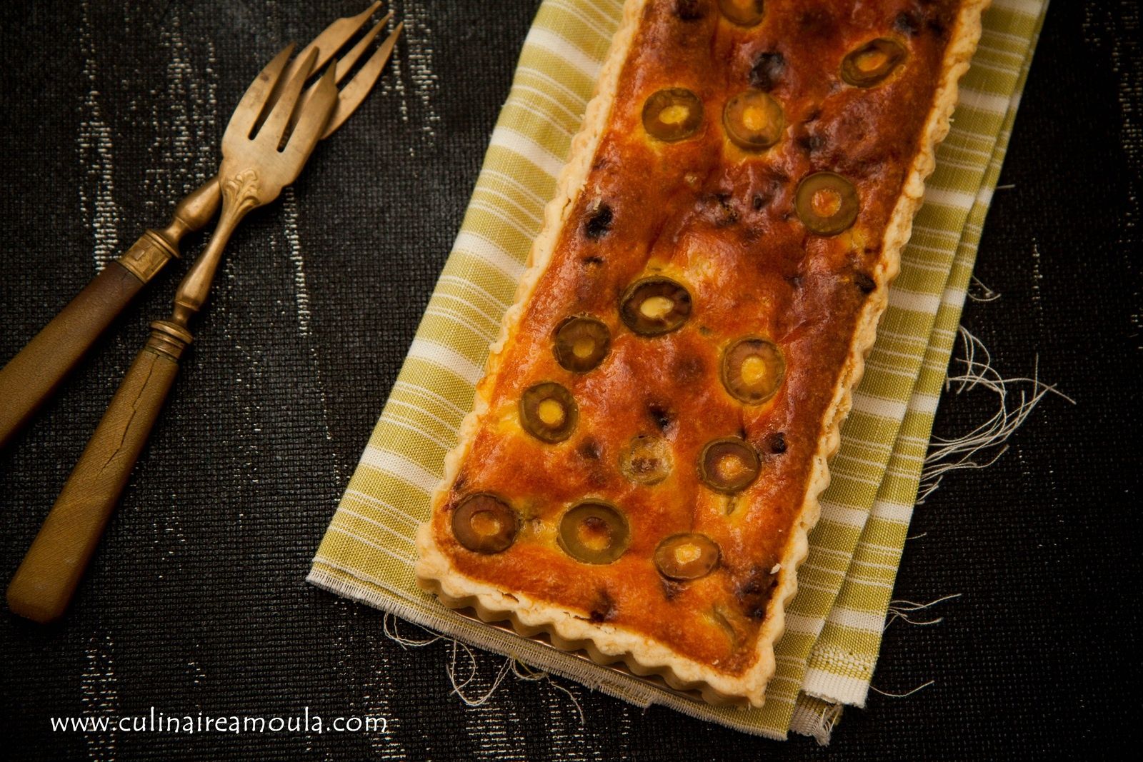 Tarte à la ricotta, tomates séchées et olives