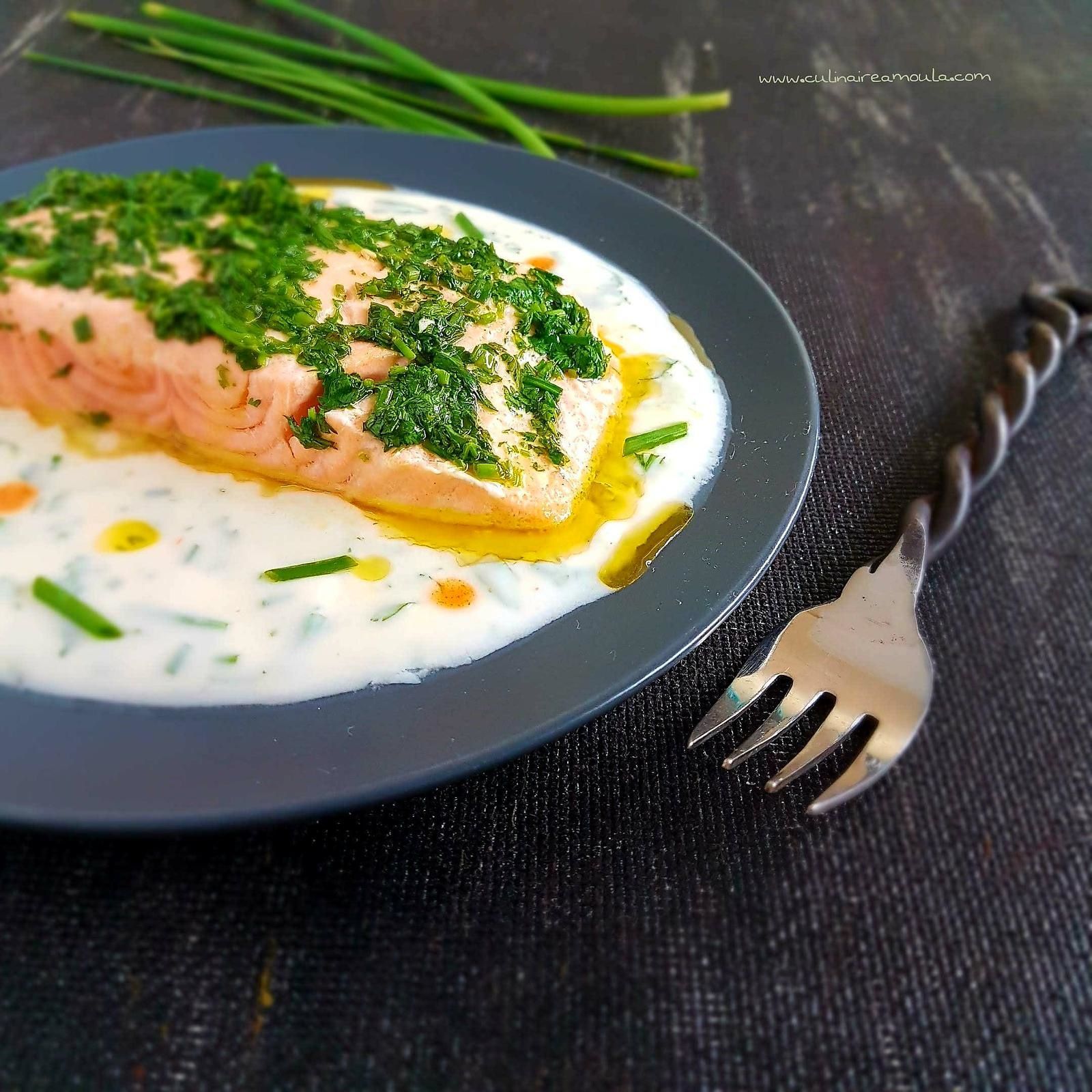 Filet de saumon sauce yaourt et tabasco