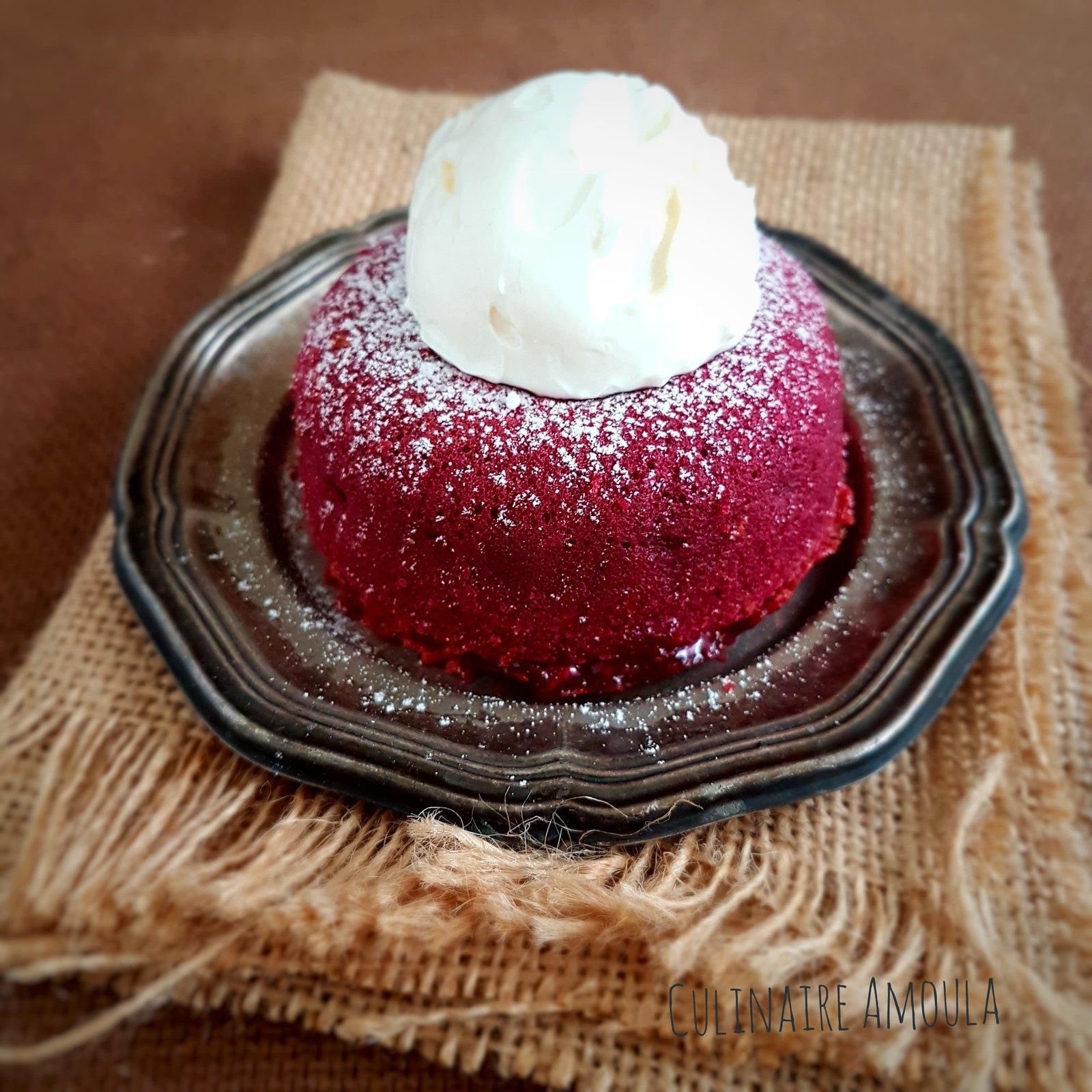Red velvet lava cake