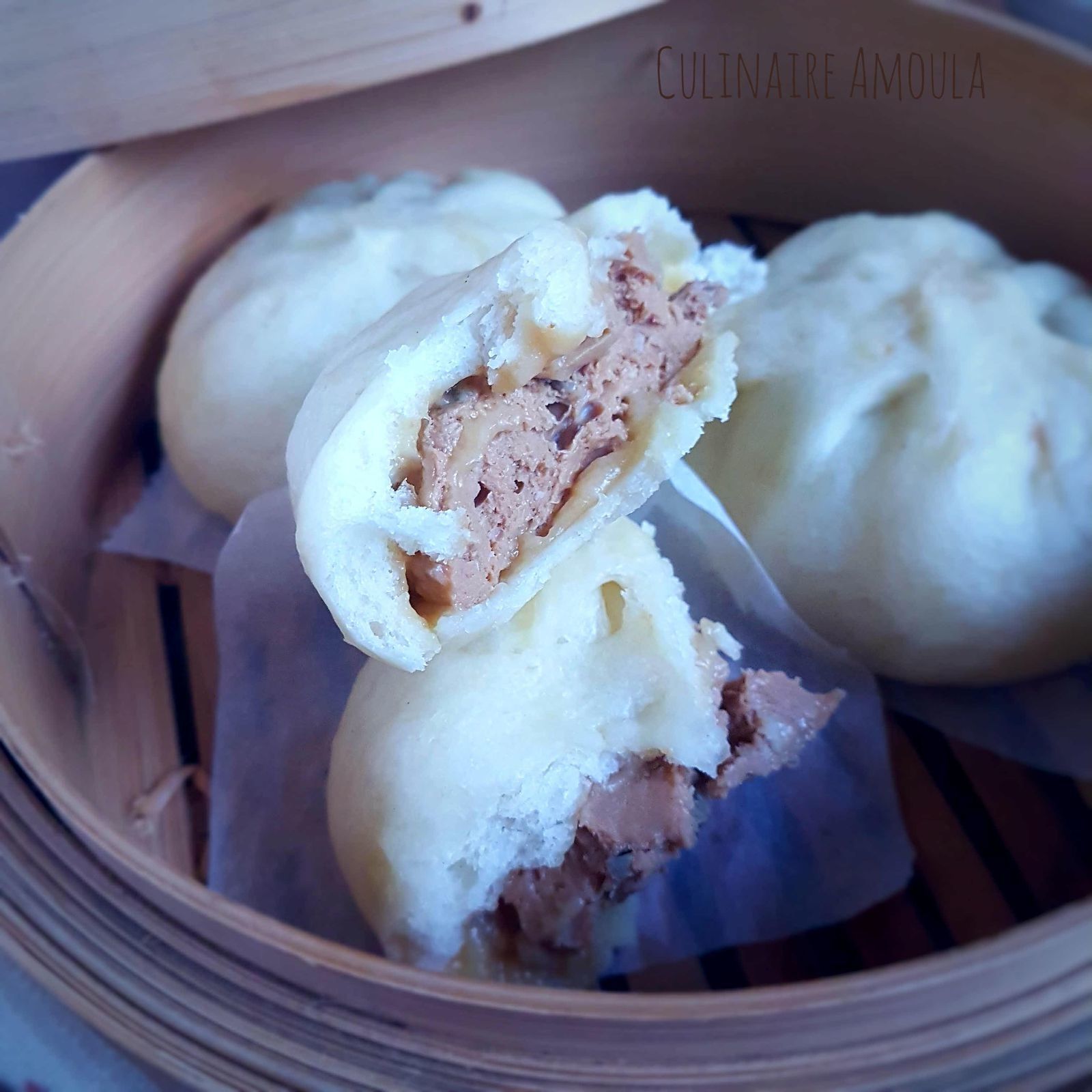 Brioche vapeur au poulet ( Banh bao )