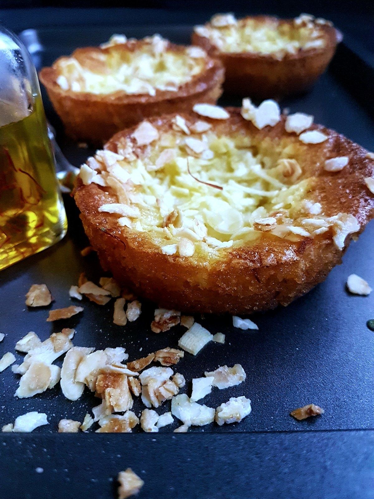 Gâteau aux pommes et sirop au safran