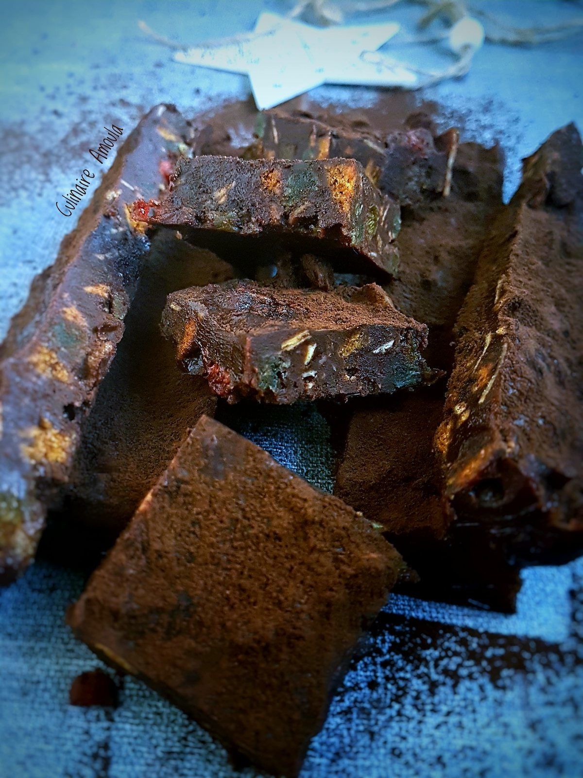 Fridge cake au chocolat, fruits secs et spéculoos