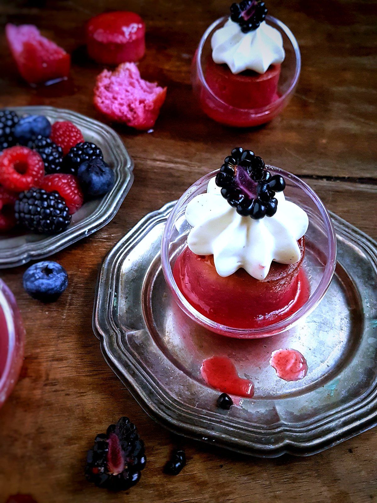 Baba aux fruits rouges