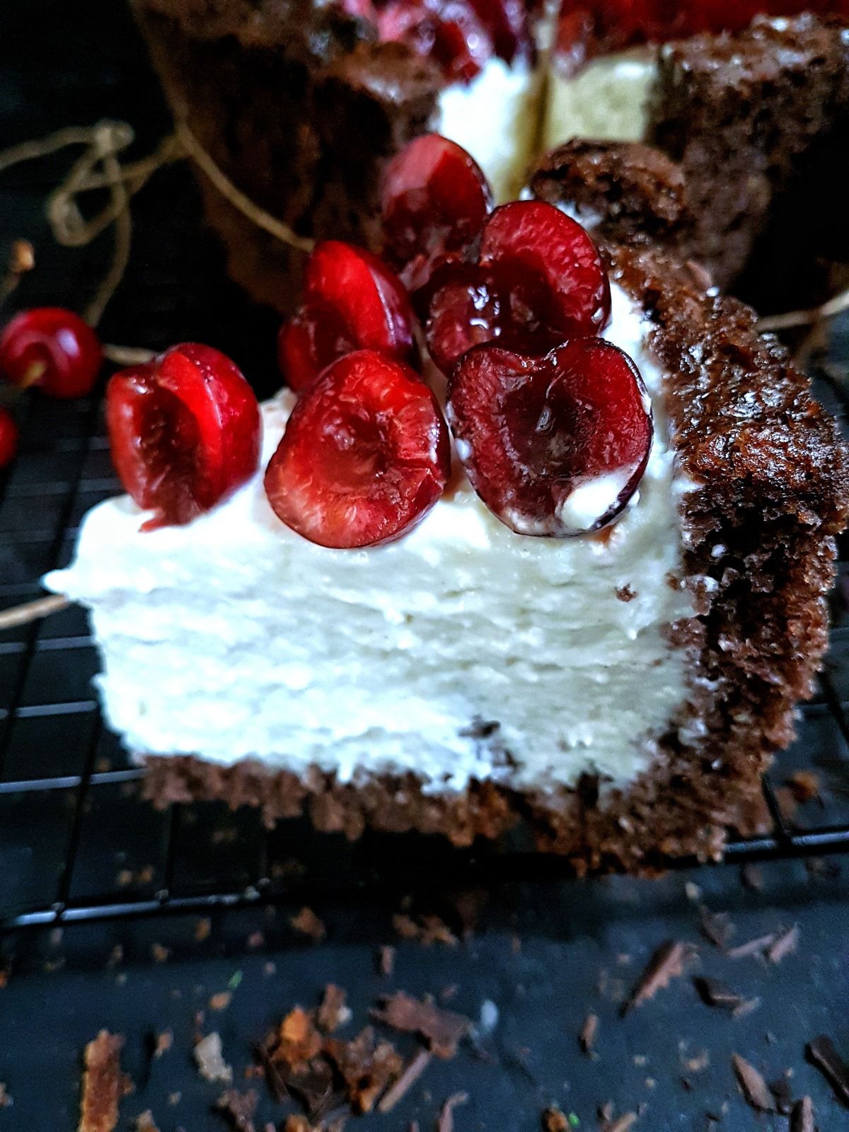 Charlotte aux amandes et à la cerise