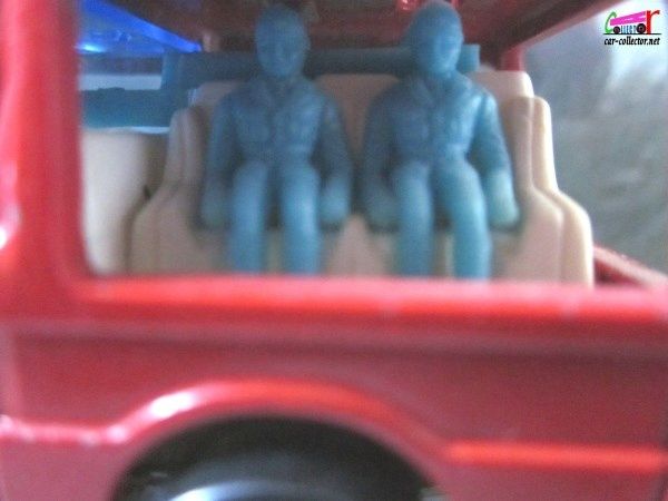 246-B RANGE ROVER RESCUE UNIT MAJORETTE 1/60