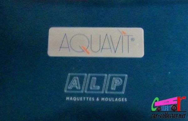 PEUGEOT 304 BREAK GRISE 1/43 AQUAVIT