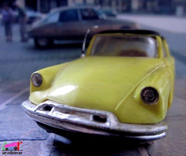 CITROEN DS 19 JAUNE ET ORANGE NOREV 1/43