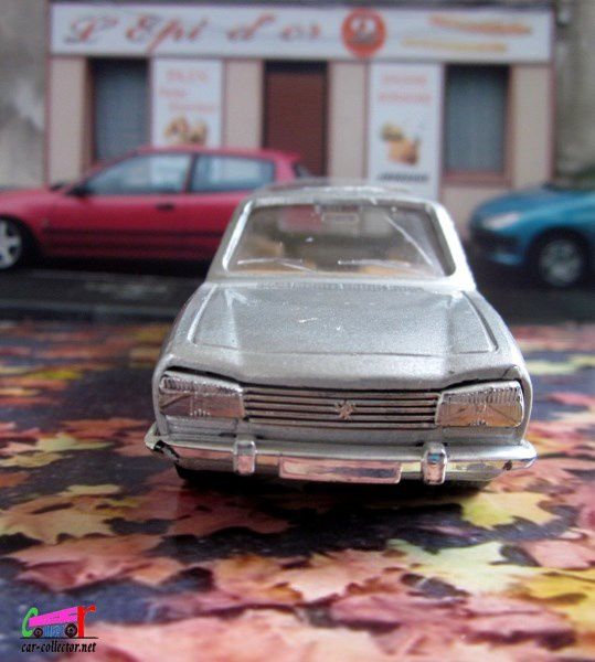 PEUGEOT 504 BREAK 1/43 SOLIDO