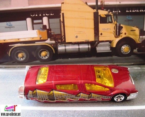 Syd Mead's Sentinel 400 Limo hot wheels 1/64