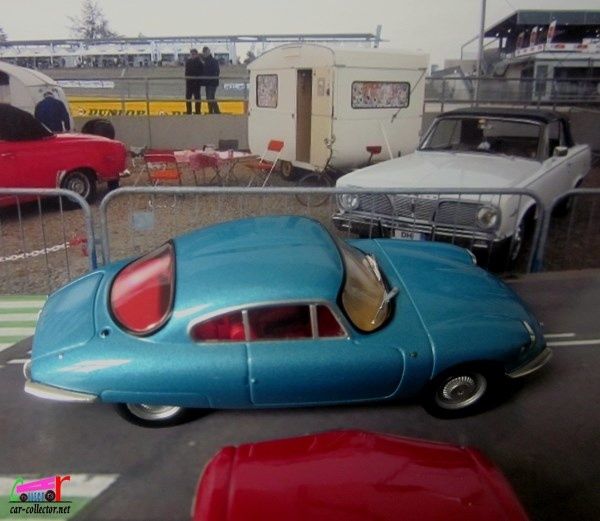 panhard-cd-coach-1962-ixo-1-43-voitures-françaises-d-autrefois-altaya