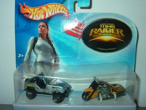 tomb-raider-lara-croft-jeep-cj7-moto-scorchin-hot-wheels