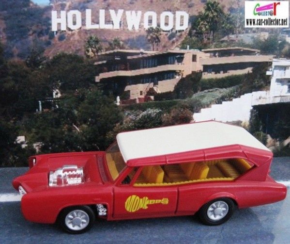 monkee-mobile-voiture-groupe-rock-anglais-the-monkees-corgi