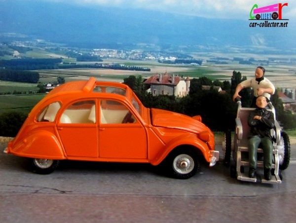 citroen-2cv-orange-dinky-toys-made-in-spain-1-43