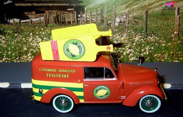 renault-dauphinoise-boisson-teisseire-citronnade-orangeade-nos-cheres-camionnettes-d-antan