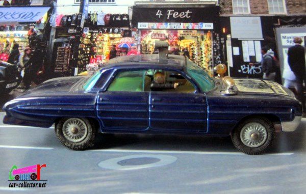 oldsmobile-super-88-des-agents-tres-speciaux-robert-vaughn-david-mc-callum-corgi-toys