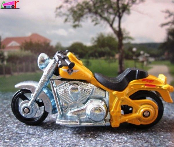moto-harley-davidson-fat-boy-2012-030-hot-wheels-1-64