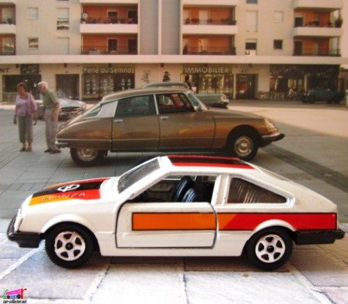 opel-monza-silver-special-hot-wheels-1-43