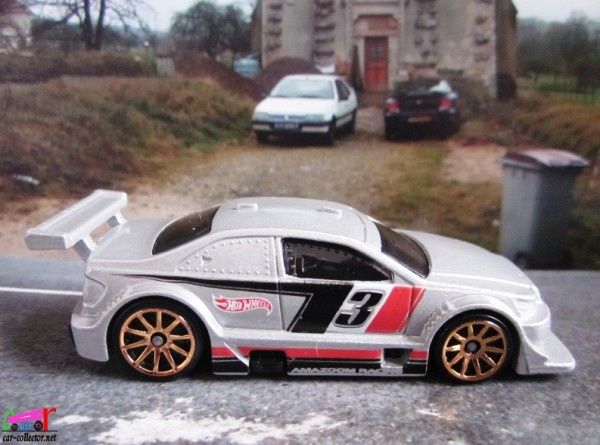 amazoom-volvo-s60-2011-241-video-games-heroes-series-hot-wheels