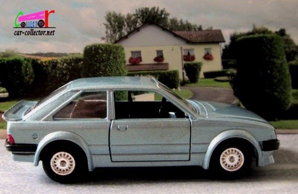 ford-escort-rs-turbo-gris-metallise-solido-1-43