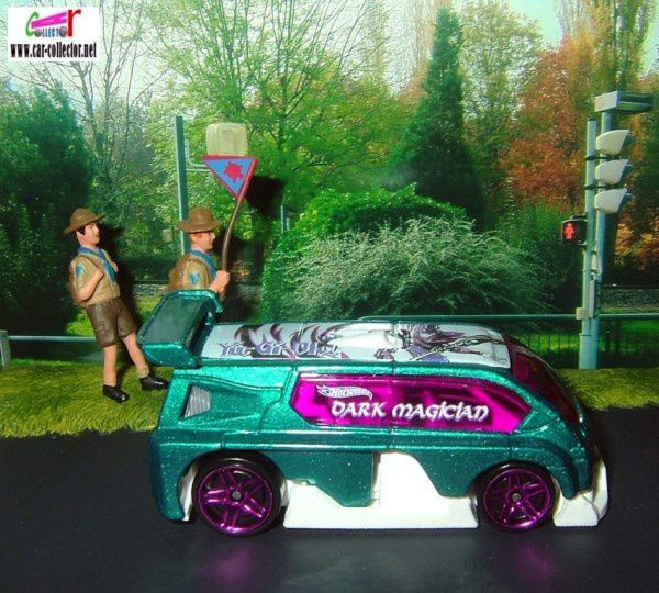 hyperliner-renault-espace-f1-concept-dark-magician-yu-gi-oh-2003-hot-wheels
