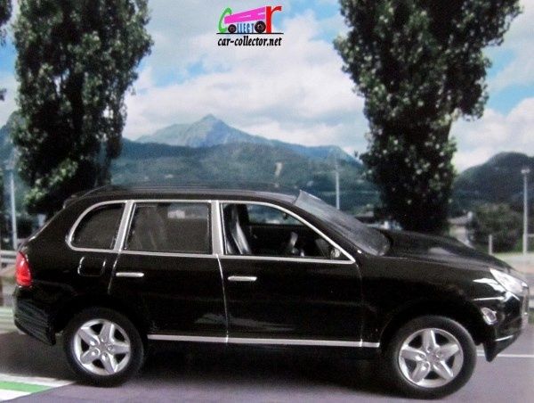 porsche-cayenne-turbo-noir-2002-corgi-1-43