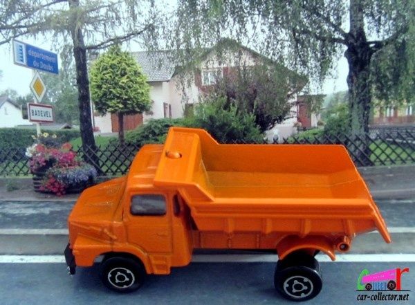 camion-scania-benne-carriere-orange-majorette-1-100-205-ba