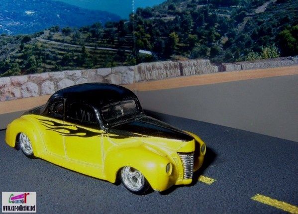 40-ford-coupe-black-and-yellow-treasure-hunt-2006-040-hot-wheels