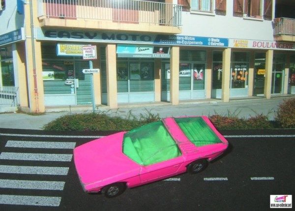 vauxhall-guildsman-rose-fonce-superfast-matchbox