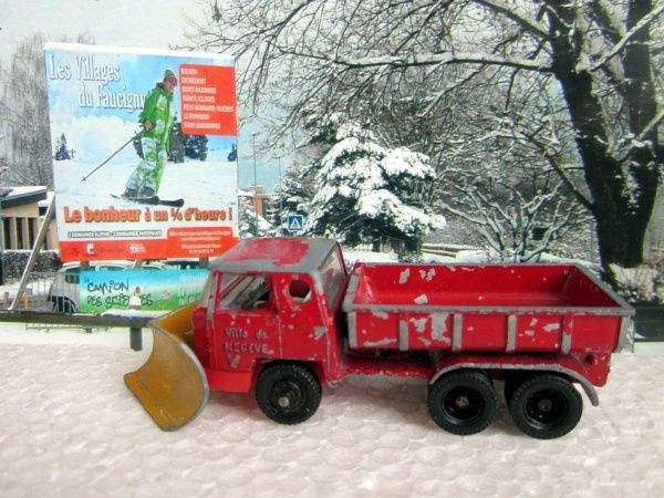camion-bernard-chasse-neige-ville-de-megeve-rail-route-majorette-1-100
