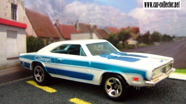 69-dodge-charger-engine-revealers-series-2007-058-hot-wheels