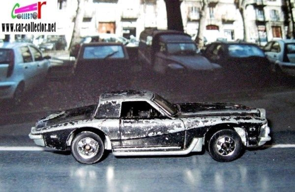 stutz-blackhawk-black-modele-hot-wheels-sorti-en-1982