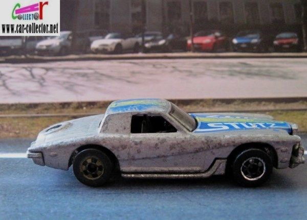 stutz-blackhawk-grey-voiture-miniature-hot-wheels-sortie-en-1980