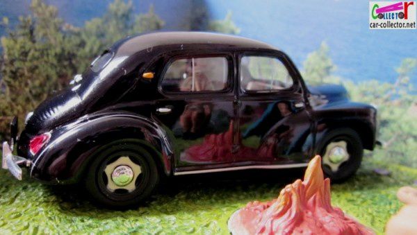 diorama-renault-4cv-le-camping-a-la-corniche-d-or-la-route-bleue-rn7-collection-altaya
