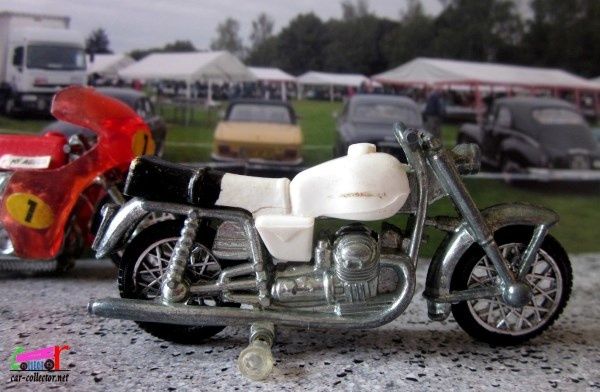 miniature-moto-guzzi-v7-giodi-made-in-italy