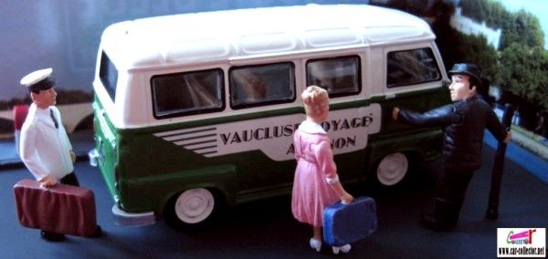 diorama-renault-estafette-les-touristes-vaucluse-voyages-avignon-rn7-altaya