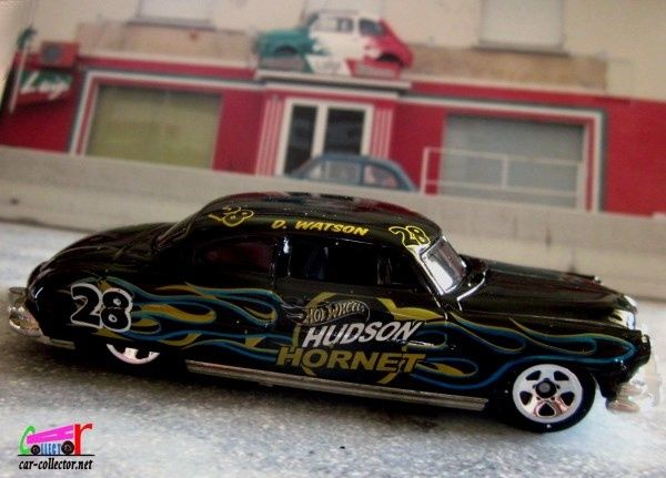 52-hudson-hornet-black-number-28-d-watson-hot-wheels-1-64