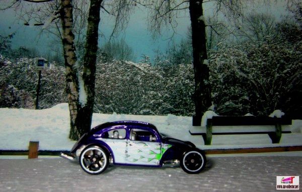 custom-volkswagen-beetle-purple-hot-wheels-2009-121-heat-fleet-series