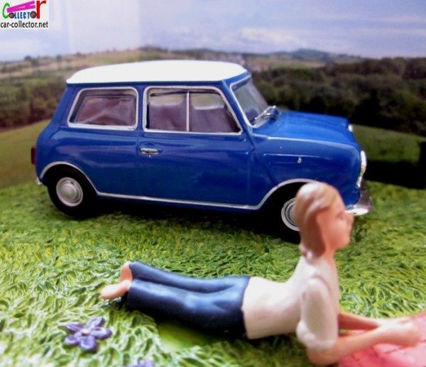 diorama-austin-rover-mini-cooper-mini-1000-la-partie-de-cartes-dijon-poligny-la-route-bleue-altaya