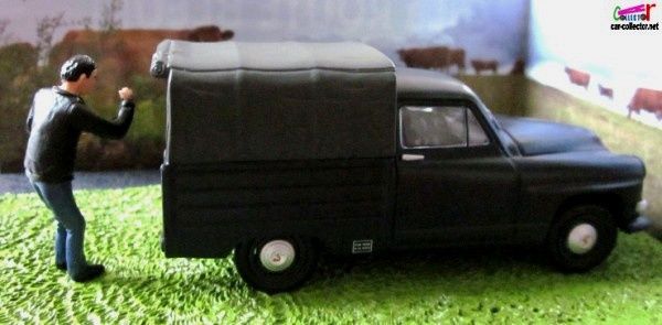 diorama-simca-aronde-intendante-pick-up-bache-l-agriculteur-route-nationale-9-clermont-ferrand-saint-flour-la-route-bleue-altaya-collections