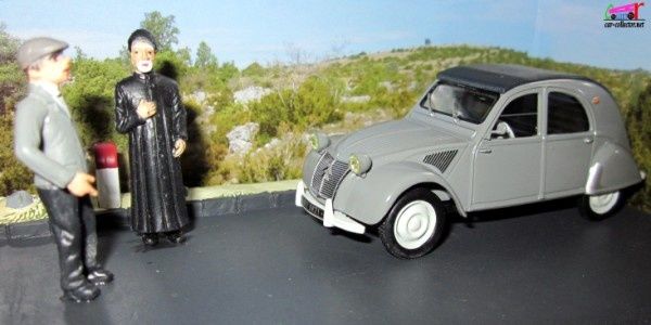 fascicule-n-78-diorama-citroen-2cv-scene-le-cure-millau-beziers-ixo-1-43-la-route-bleue-altaya